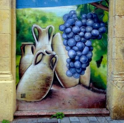 Uvas, tinajas y verdor